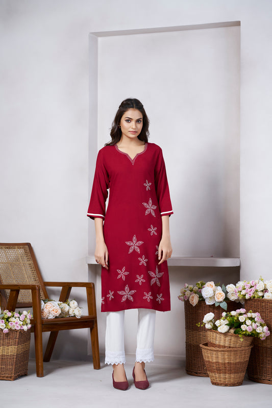 Maroon Floral Printed Round Neck Straight Kurti