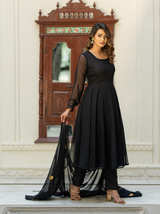 Aspora Black Solid Anarkali Kurta With Trousers & Dupatta