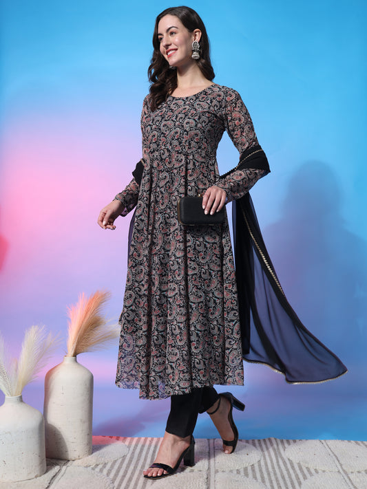 Aspora Women's Maroon Paisley Printed Anarkali Kurta With Trousers & Dupatta