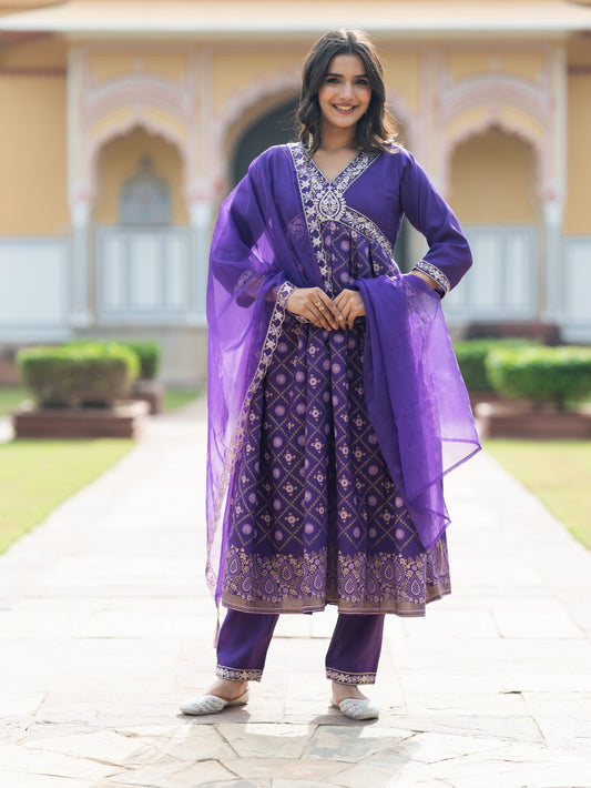 Aspora Purple Color Embroidered Women's Kurta with Trousers & Dupatta