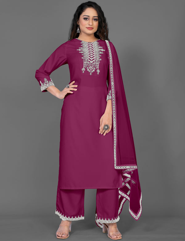 Aspora Women Viscose Rayon Blend Embroidered Kurta Set